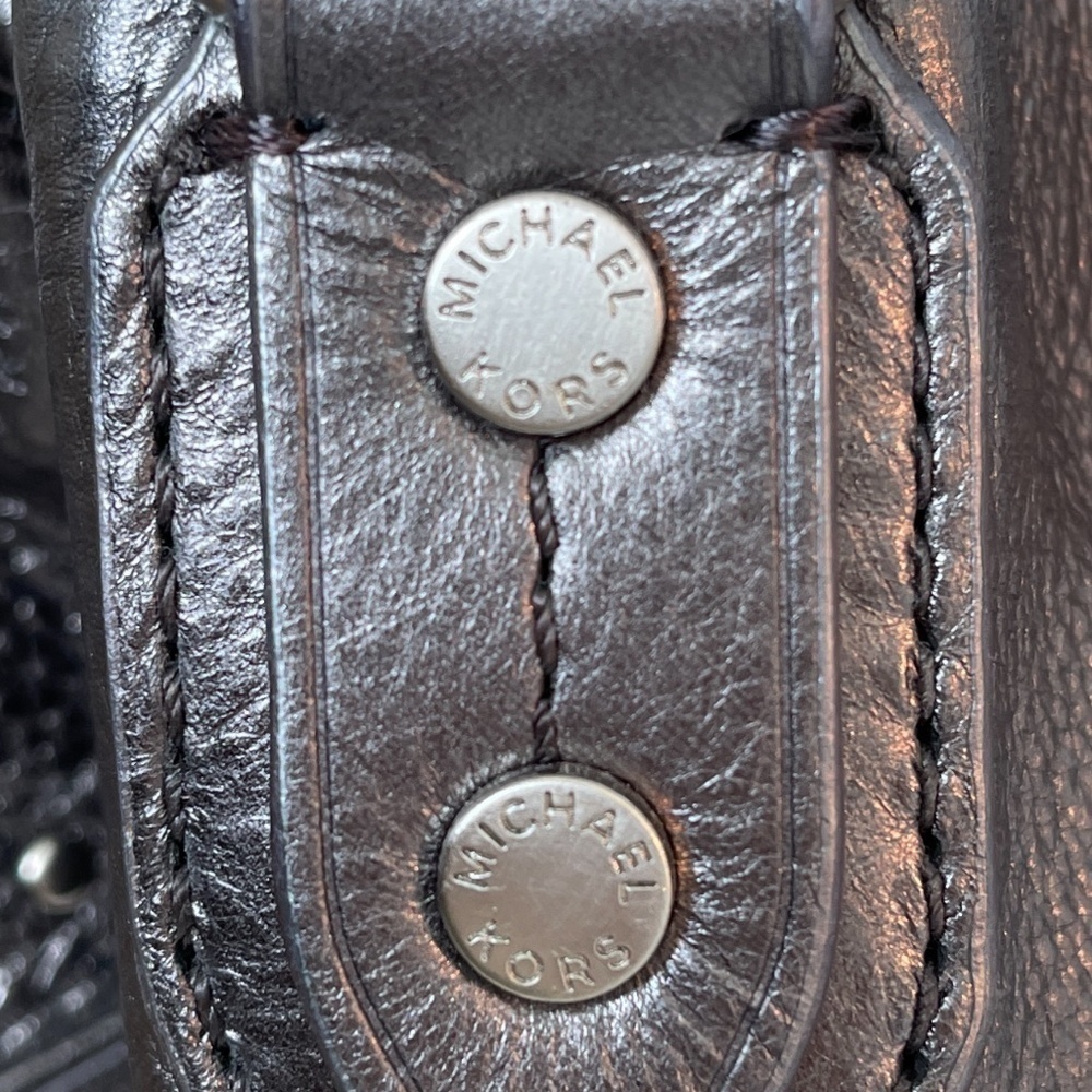 MICHAEL KORS METALLIC LEATHER  STUDDED BAG - Picture 8 of 14